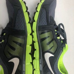 jogging shoes